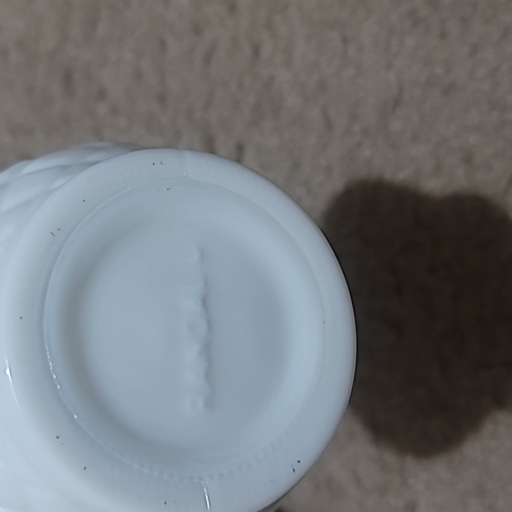 Vintage Milk Glass Bud Vase - Picture 3 of 4